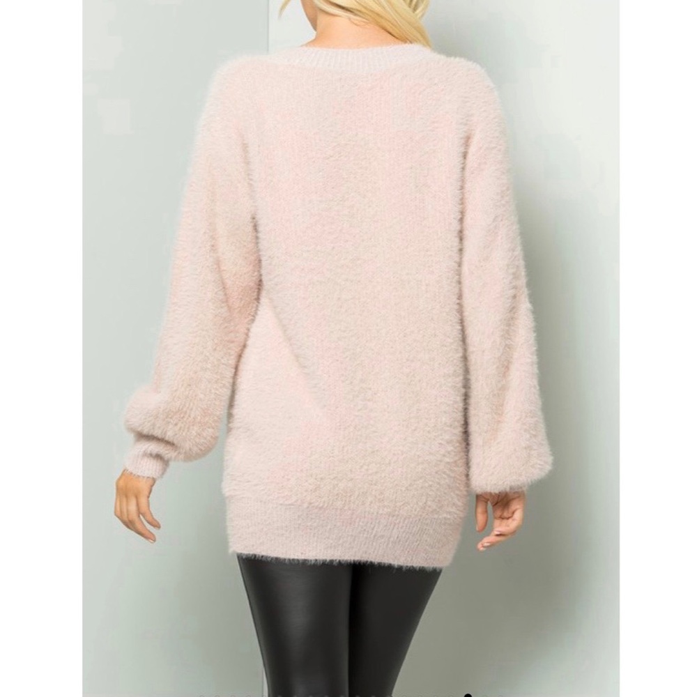 So plush V-NECK SWEATER😍 - Picture 6 of 7